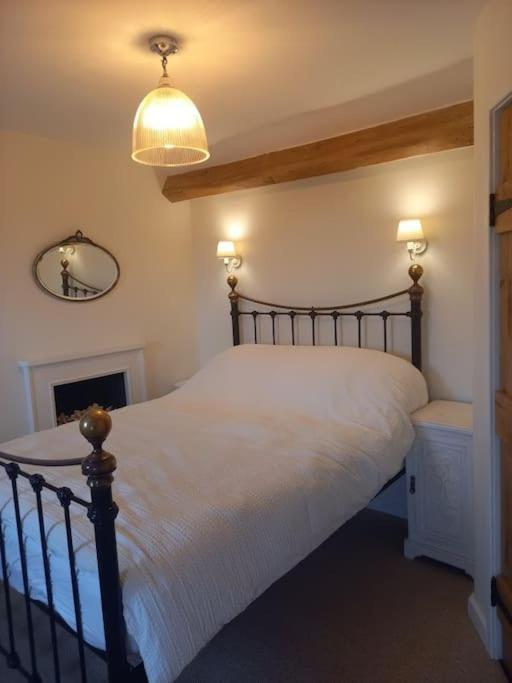 Cosy 2 Bed Cottage Between Snowdonia And The Sea Llandegai Exterior foto