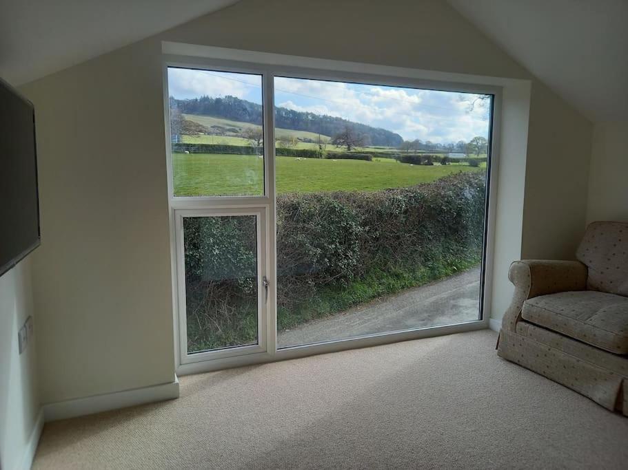 Cosy 2 Bed Cottage Between Snowdonia And The Sea Llandegai Exterior foto