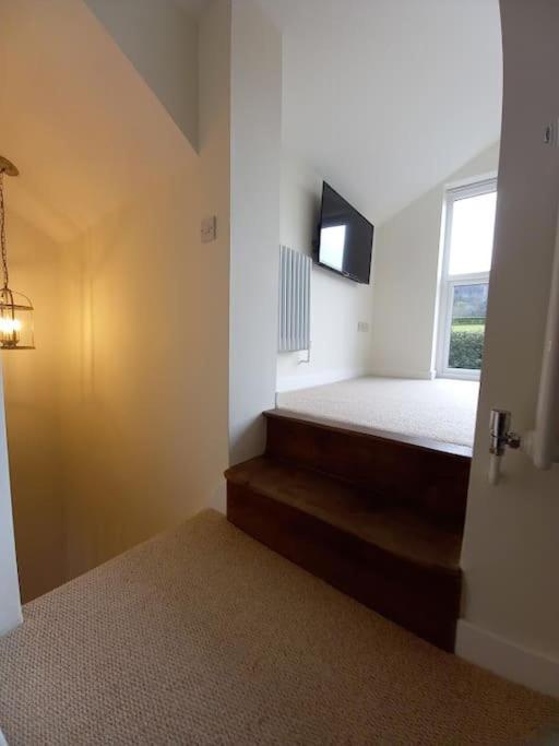 Cosy 2 Bed Cottage Between Snowdonia And The Sea Llandegai Exterior foto