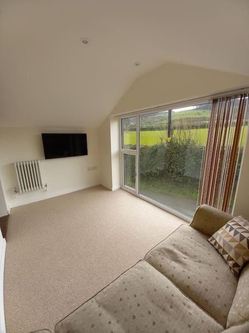 Cosy 2 Bed Cottage Between Snowdonia And The Sea Llandegai Exterior foto