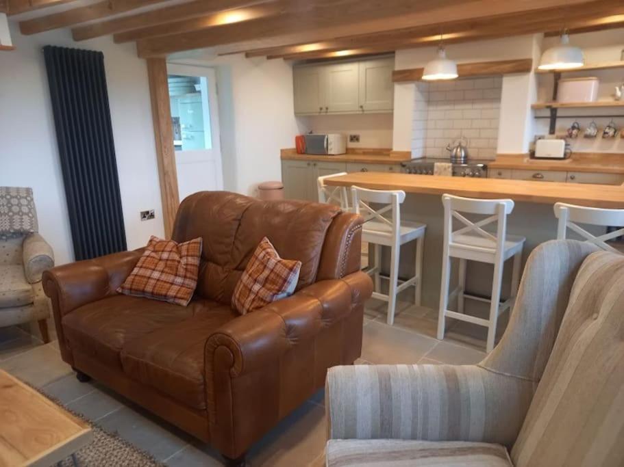 Cosy 2 Bed Cottage Between Snowdonia And The Sea Llandegai Exterior foto